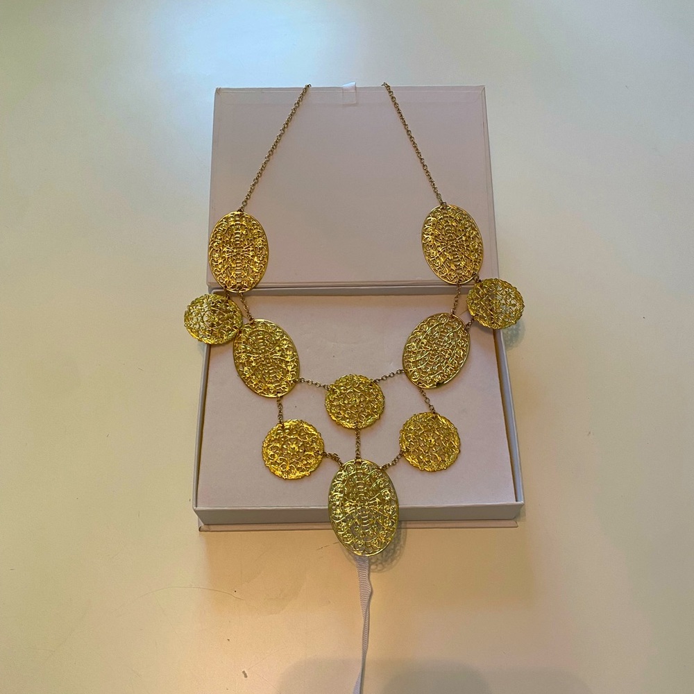 Moon&Lola - gold filigree-design necklace